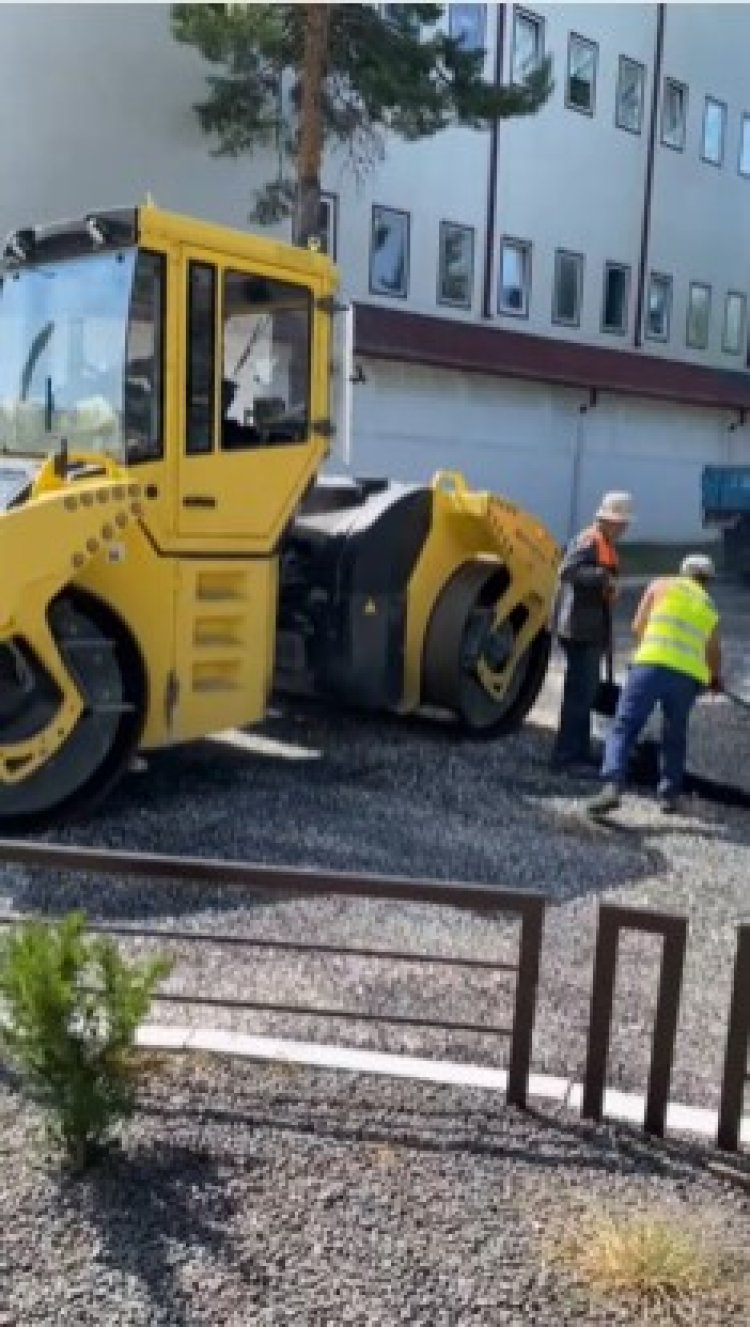 ✅ Câteva imagini a procesului de construcție a sensului giratoriu din intersecția str. Grătiești cu str. Constructorilor...