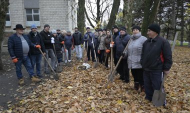 ✅ Astăzi, împreună cu personalul primărie și cei din cadrul școlii sportive din Stăuceni, am mers în parcuri și alei pen...
