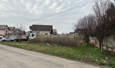 În curând! Scuarul din str. Miorița Stimați locuitori, Odată ce vremea se îmbunătățeşte, demarăm proiectele...