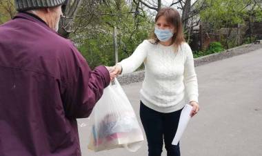 Pachete sociale pentru 150 de persoane nevoiașe cu prilejul Sărbătorilor Pascale