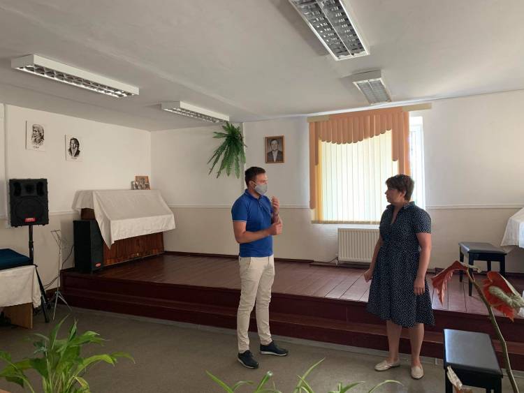 Vizită de lucru la instituțiile de învățământ din localitate